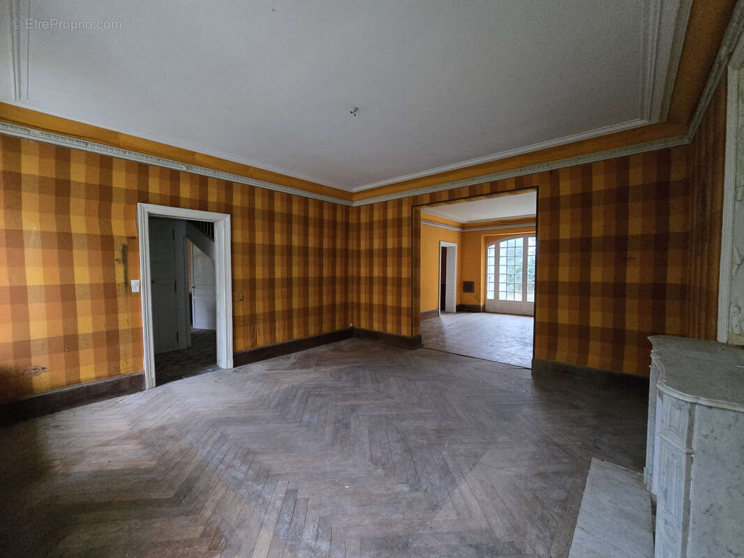 Maison à LESIGNY