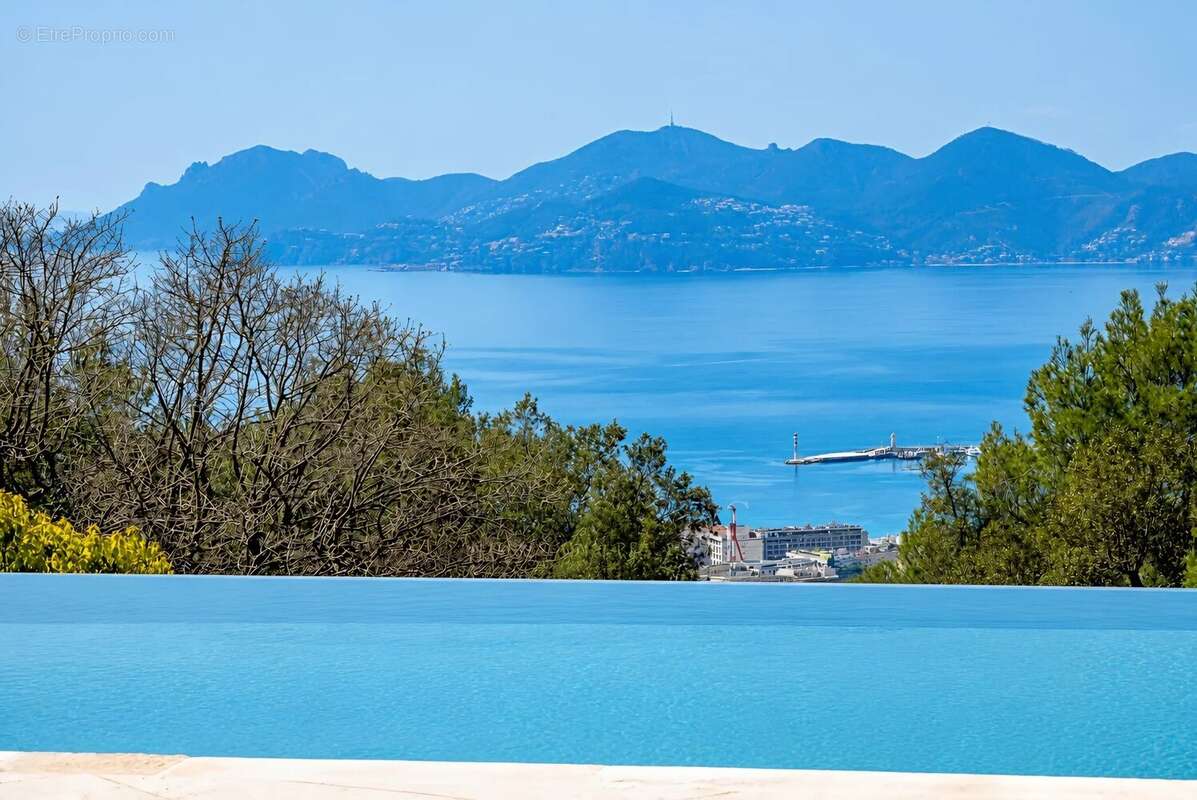 SUPER CANNES  Une signature architecturale face à la Méditerranée - photo 2