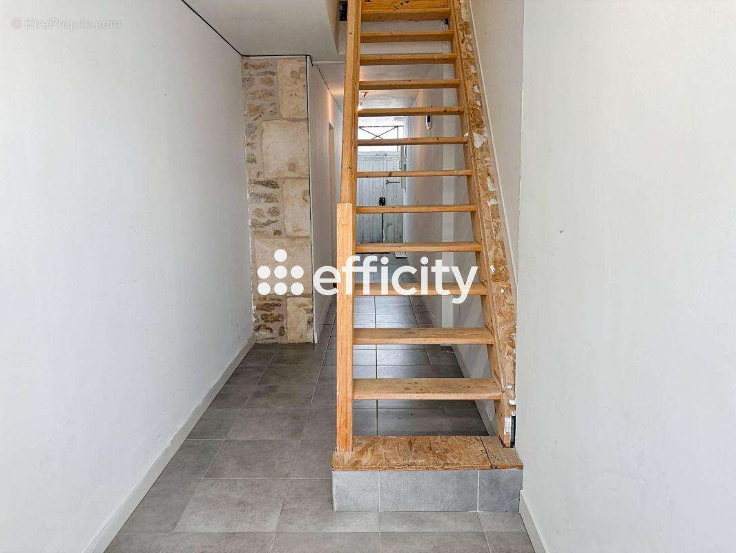 Appartement à BRIZAMBOURG
