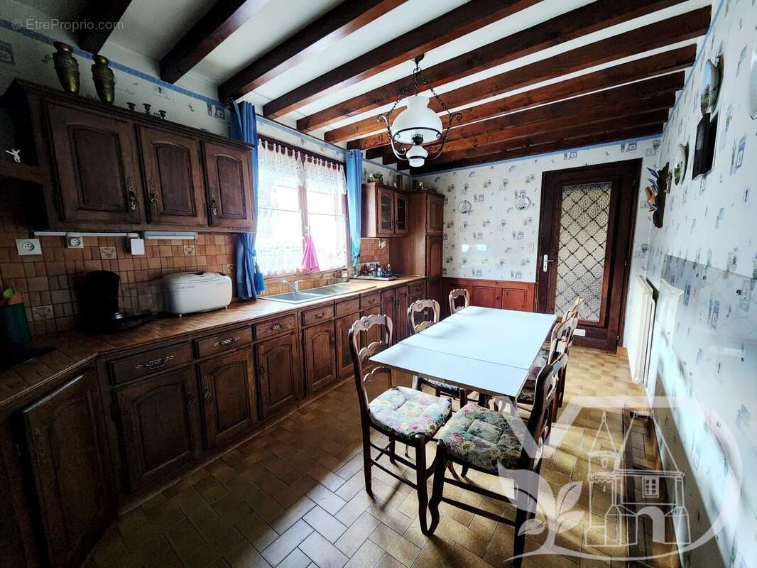 Appartement à BRESLES