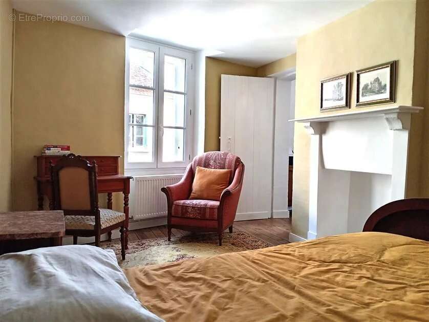 Maison à MAGNAC-LAVAL