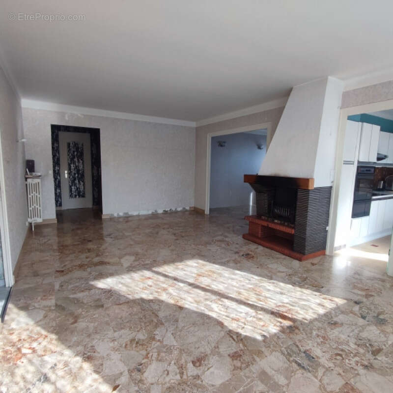 Appartement à SAINT-JUST-SAINT-RAMBERT