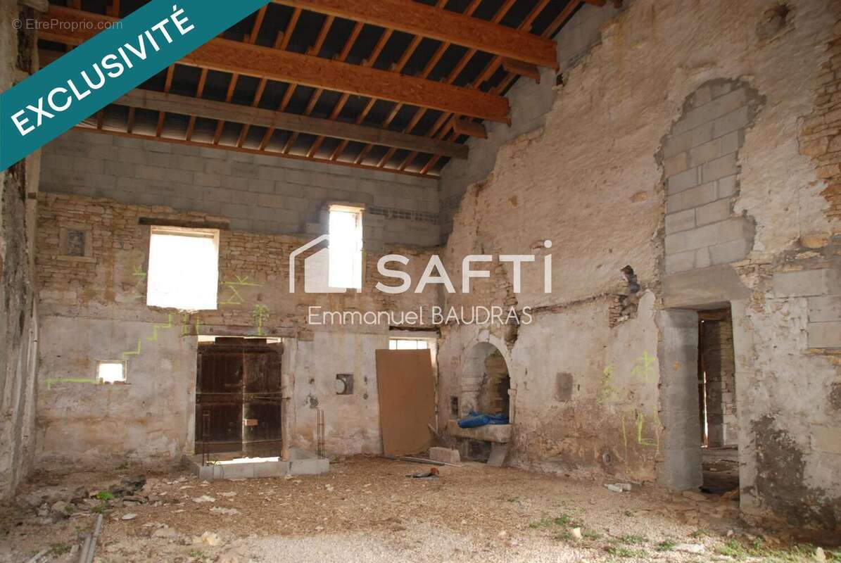 Maison 176 m² à Uchizy  - photo 2