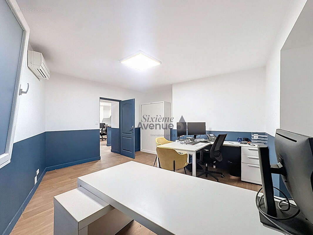 Commerce à SAINT-MATHIEU-DE-TREVIERS