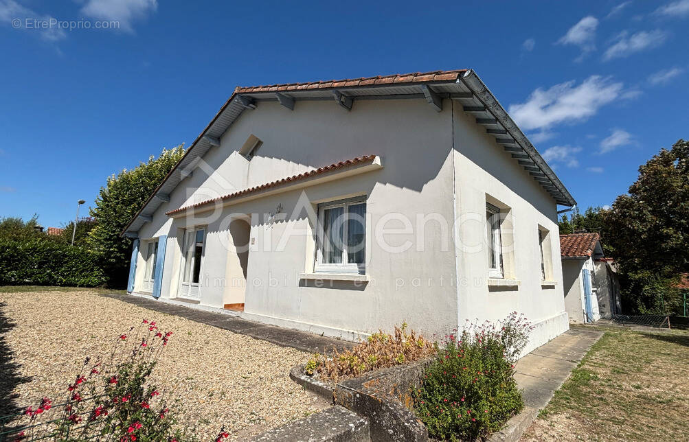 Maison à VAUX-SUR-MER