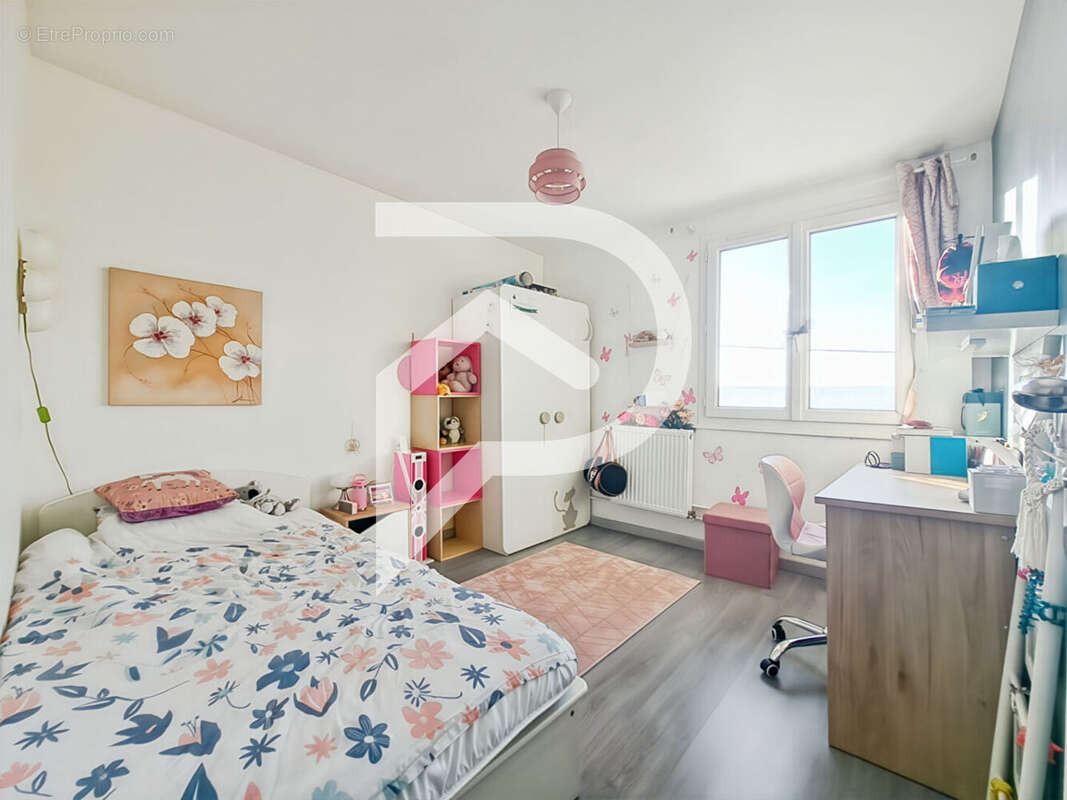 Maison à CREVECOEUR-LE-GRAND