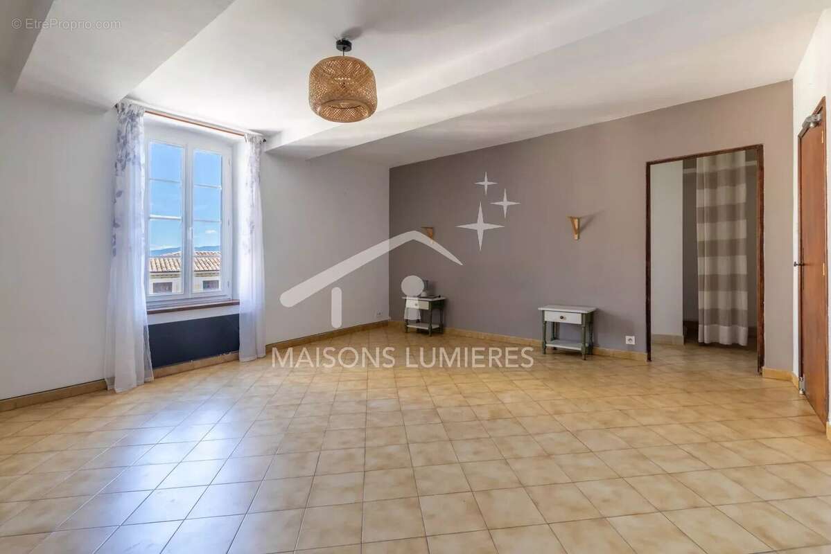 Maison à SAINT-SATURNIN-LES-APT
