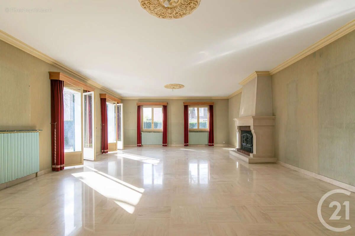 Maison à LIMEIL-BREVANNES