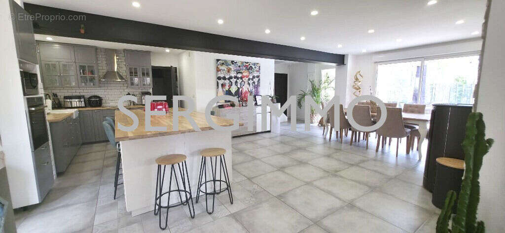 Maison à MONTAUROUX