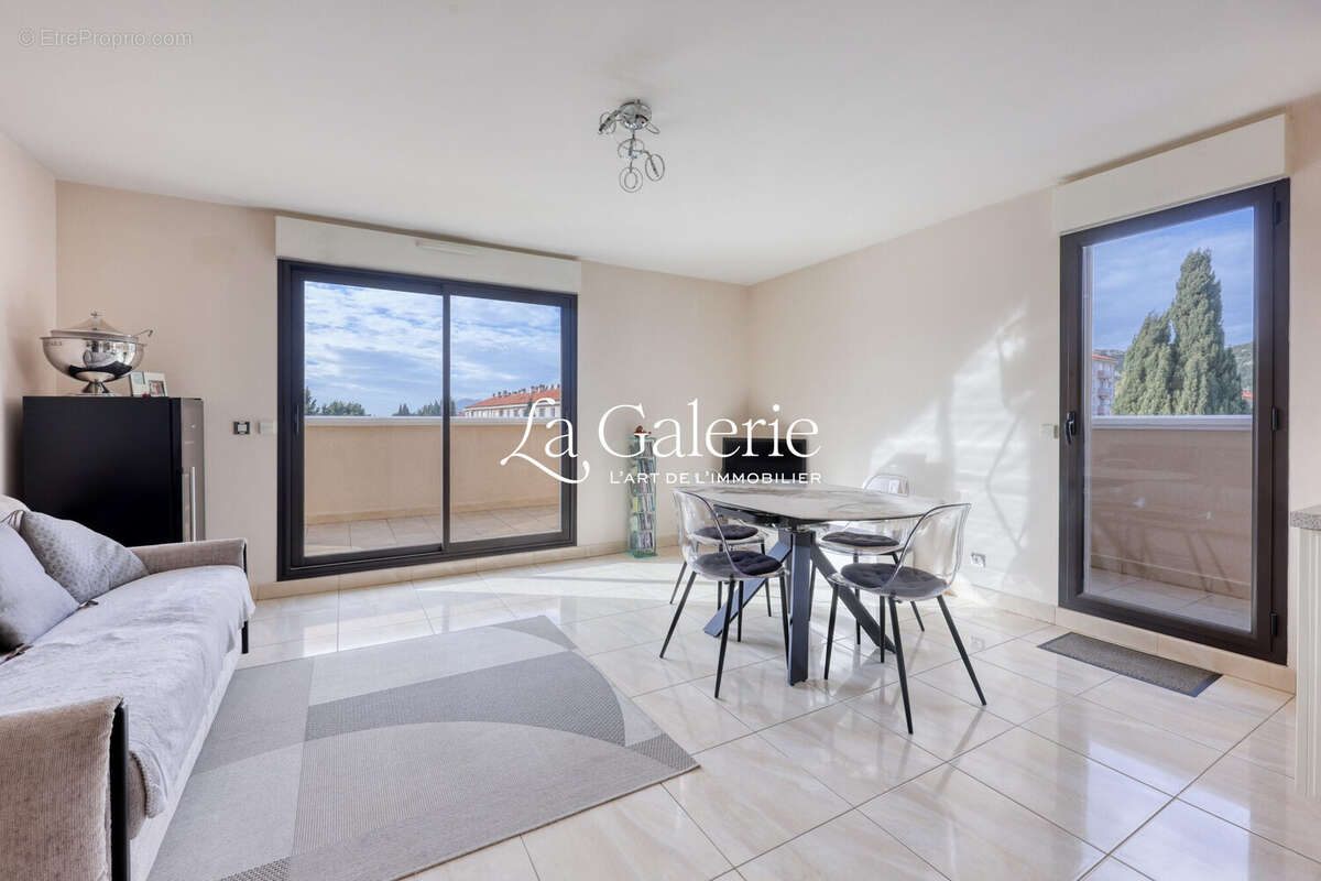 Appartement à HYERES