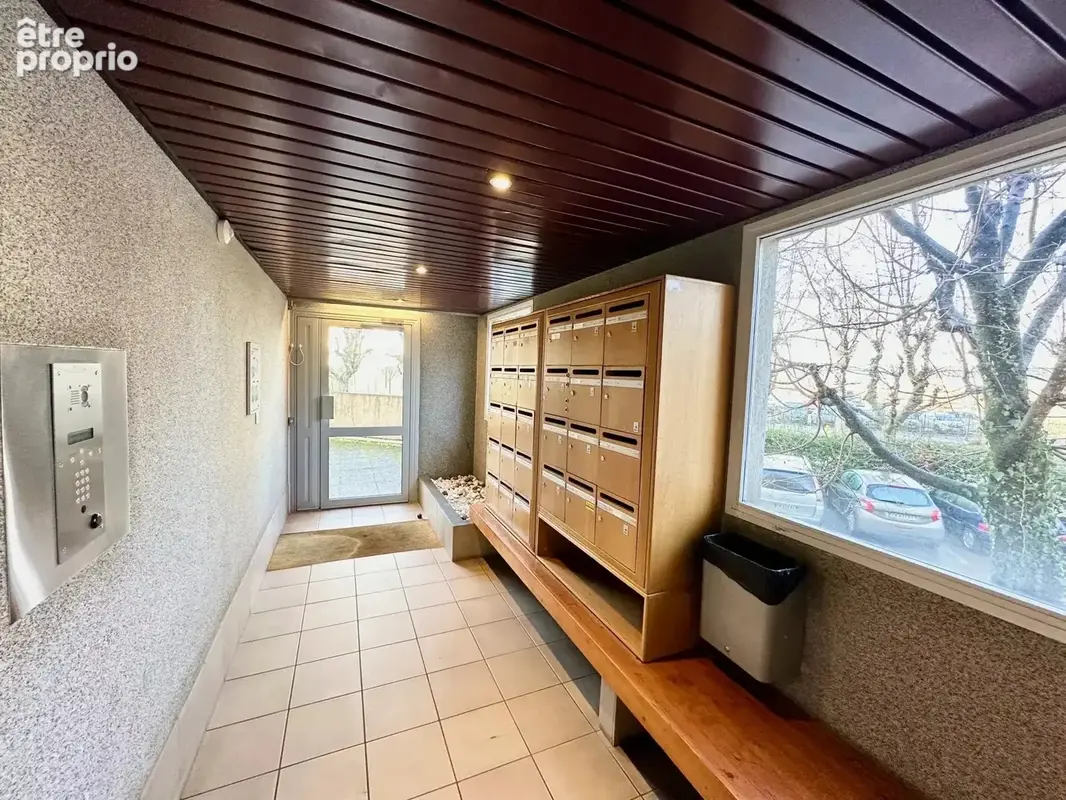 Grenoble – polygone – t2 avec terrasse de plus de 45 m² - photo 12