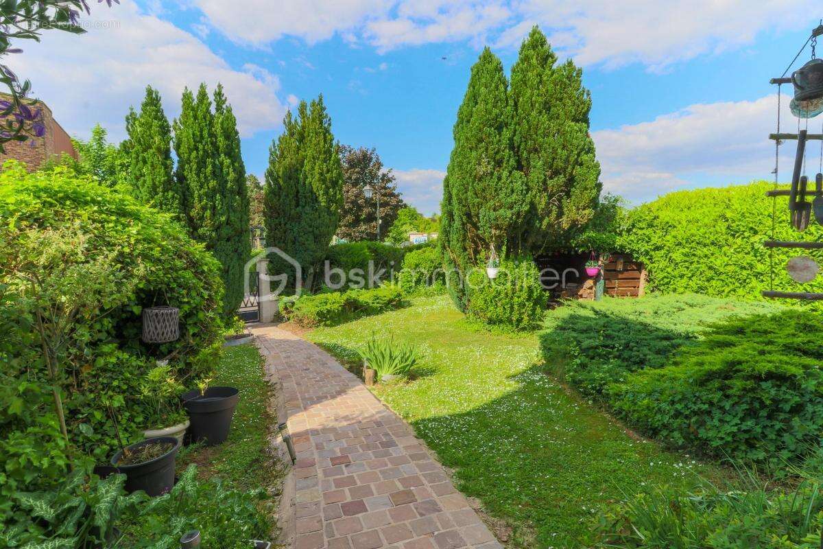 Maison à LA QUEUE-EN-BRIE