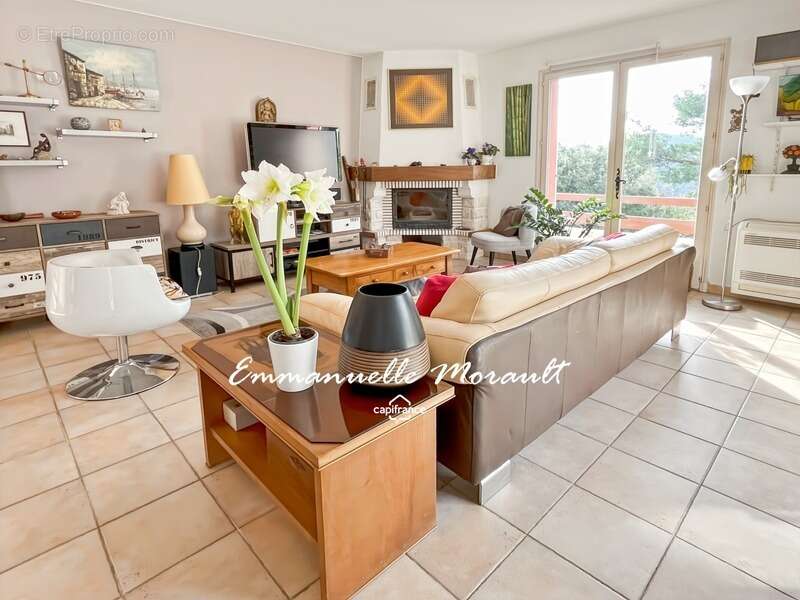 Maison à BAGNOLS-EN-FORET