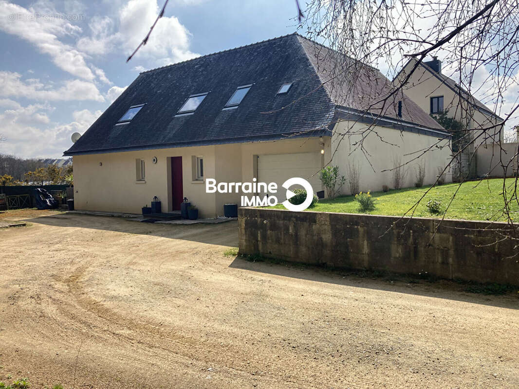 Maison à SAINT-MARTIN-DES-CHAMPS