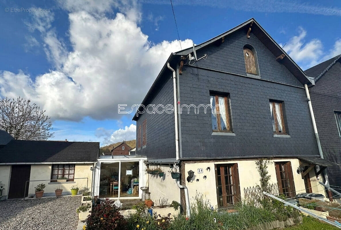 Maison à MONTVILLE