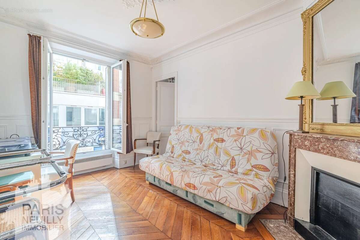 Appartement à PARIS-16E