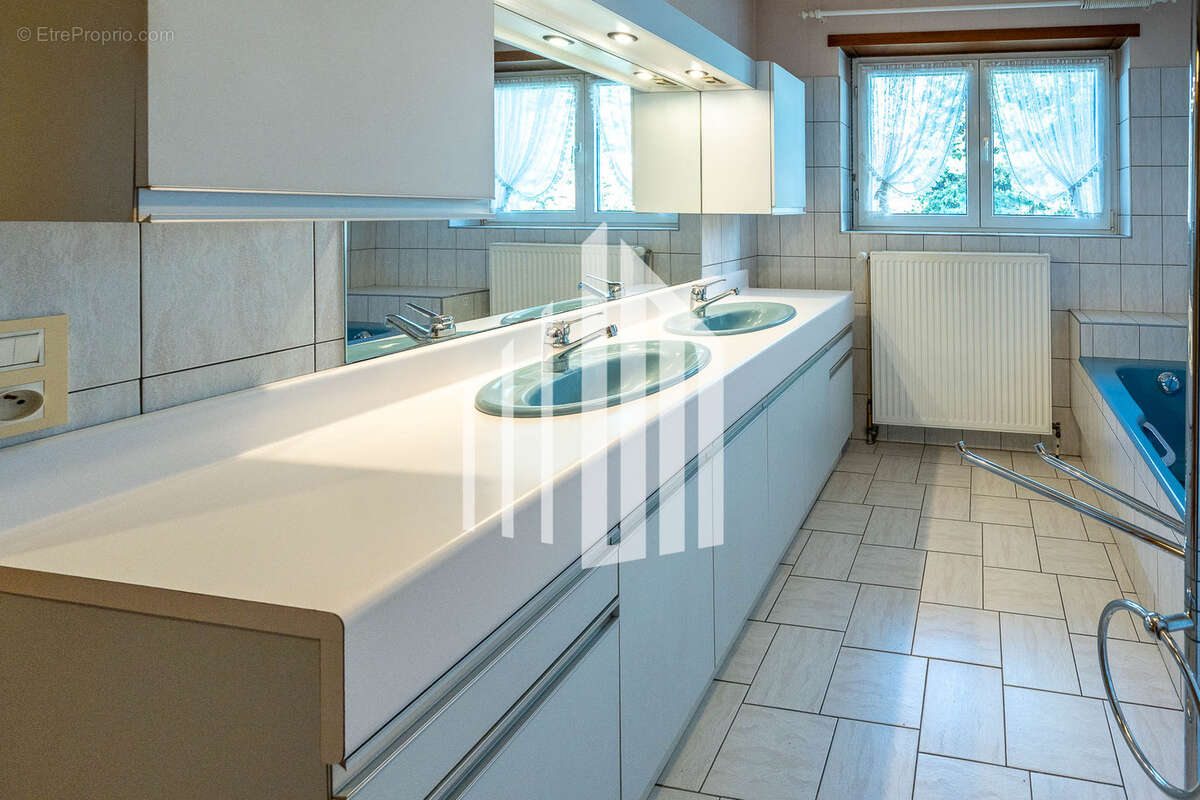 RIXHEIM   Belle maison familiale avec jardin de 1 400 m2, combles aménageables et double garage - photo 6