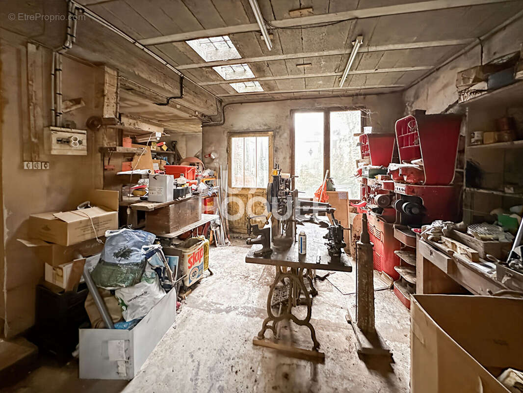 Commerce à TOURNAN-EN-BRIE