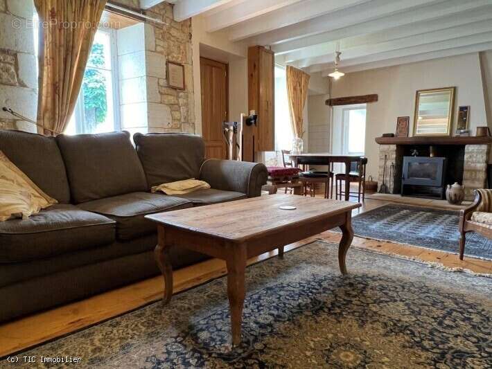 Maison à CELLEFROUIN