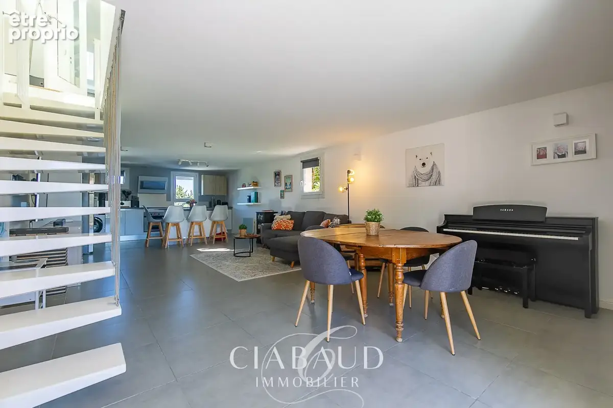 Dernier étage T3 100m2 avec terrasse parking privatif et cave - photo 12