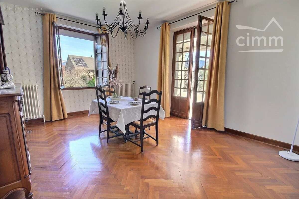 Maison à CHAPAREILLAN