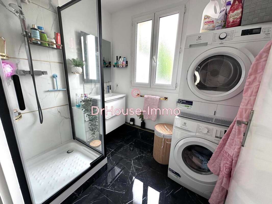 Appartement à SAVIGNY-LE-TEMPLE