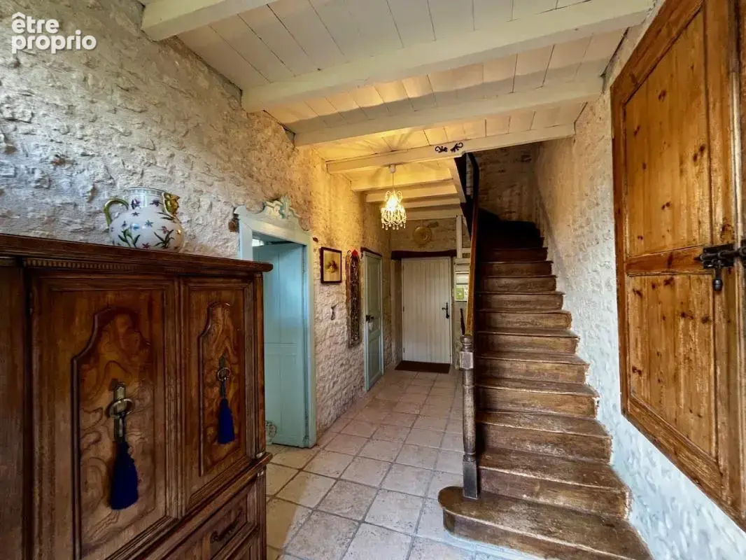 Maison en pierre, 5 chambres, annexe, jardin et piscine - photo 7