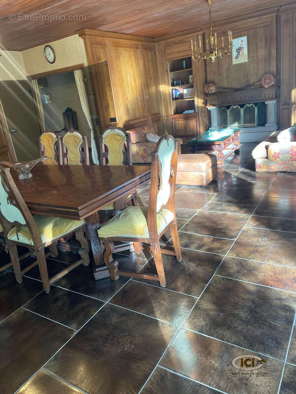 Maison à VETRAZ-MONTHOUX