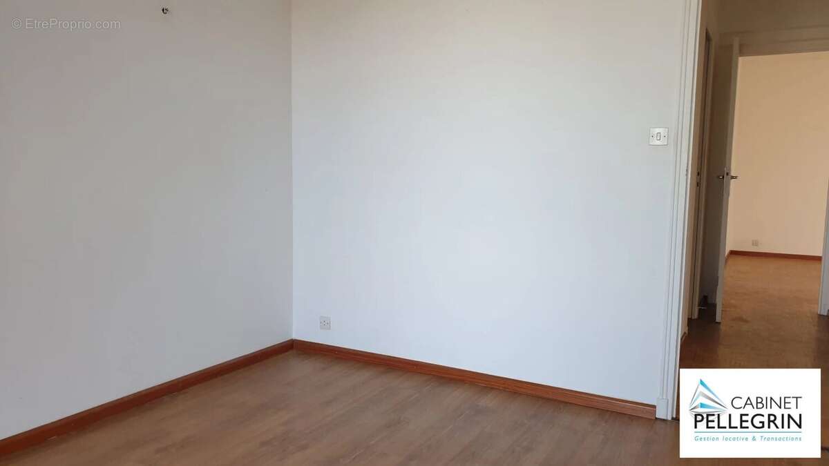 Appartement à MARSEILLE-4E