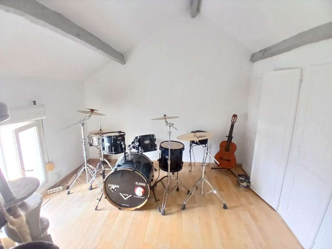 CH 3  - Maison à CHELLES