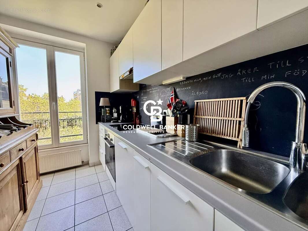 Appartement à PARIS-17E