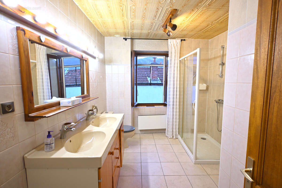 Maison à VILLARD-BONNOT