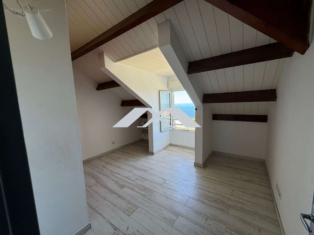 Appartement à LES AVIRONS