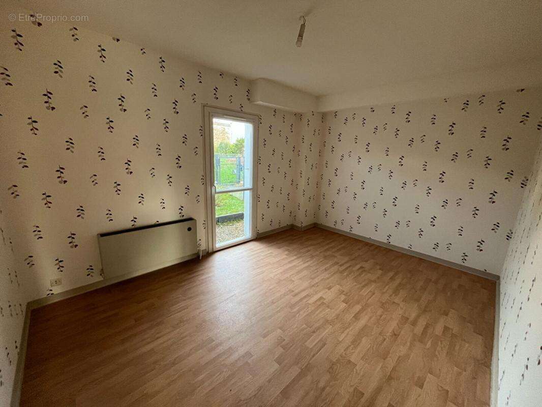Appartement à MONTREUIL-JUIGNE