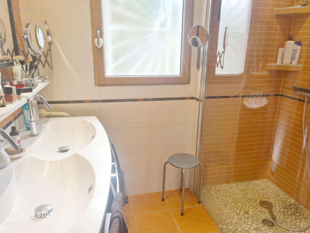 Maison à VEYRE-MONTON