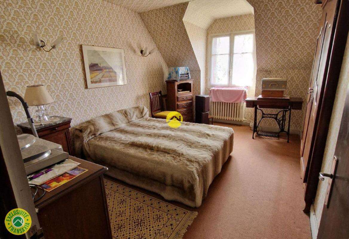 Maison à LA GUERCHE-SUR-L&#039;AUBOIS