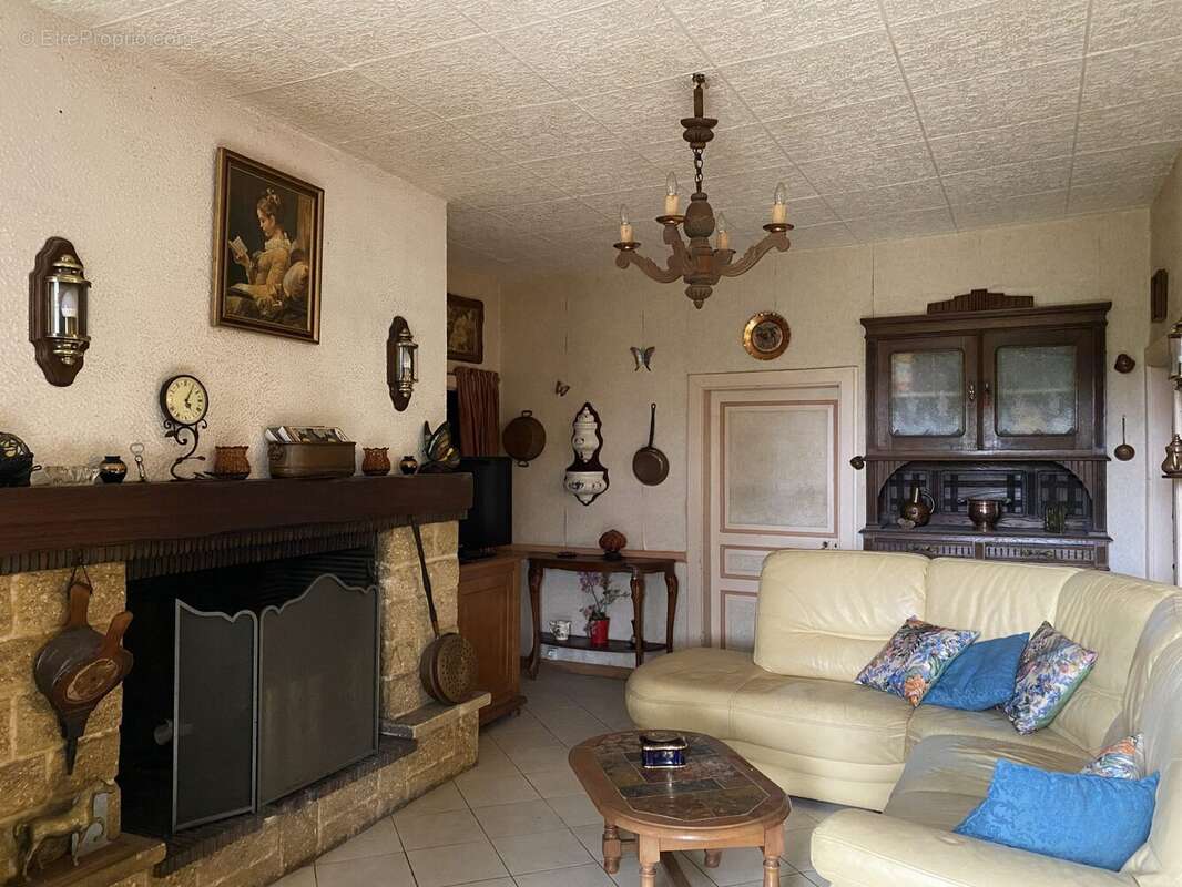 Maison à SAINT-VITTE-SUR-BRIANCE