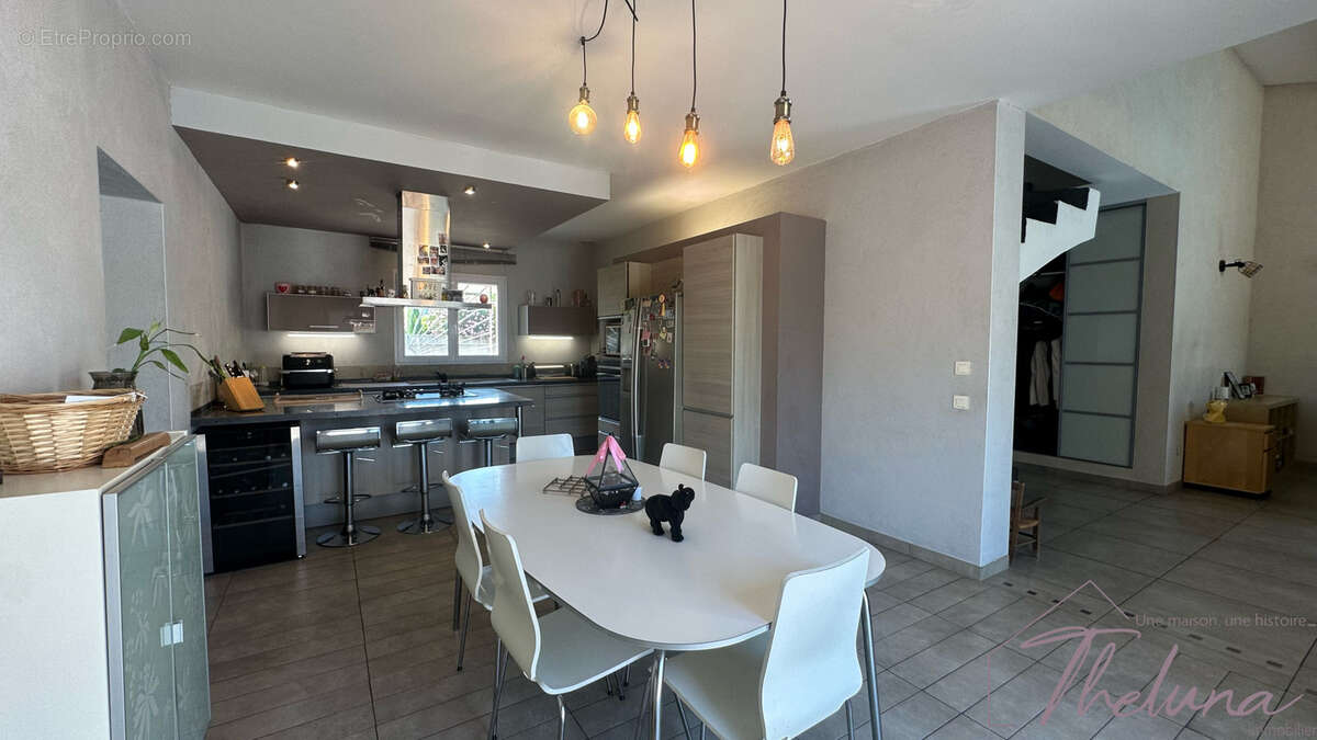 Villa R+1 avec piscine et terrain constructible à Tarascon - photo 4