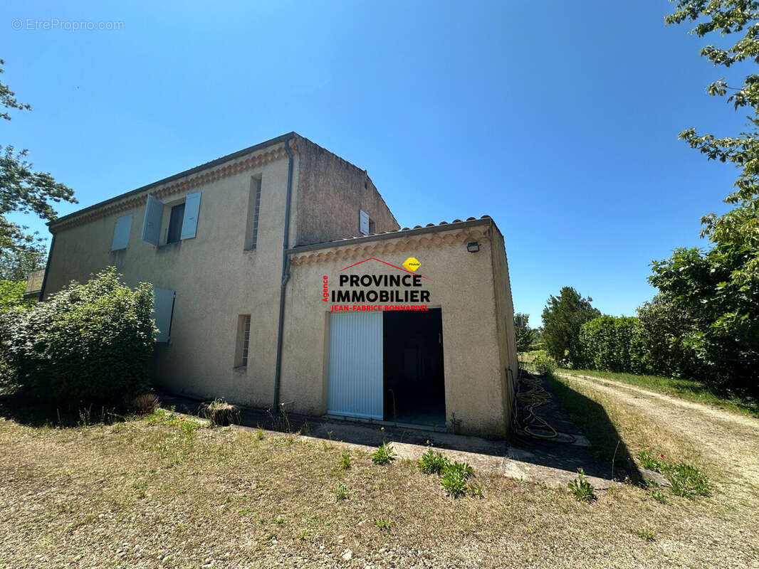 Maison 359 m² à Grignan  - photo 8