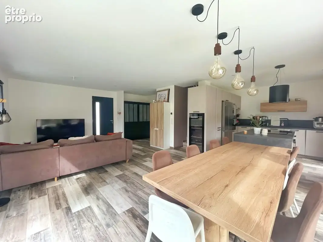 Maison T5 de 2024 à Chuzelles - photo 2