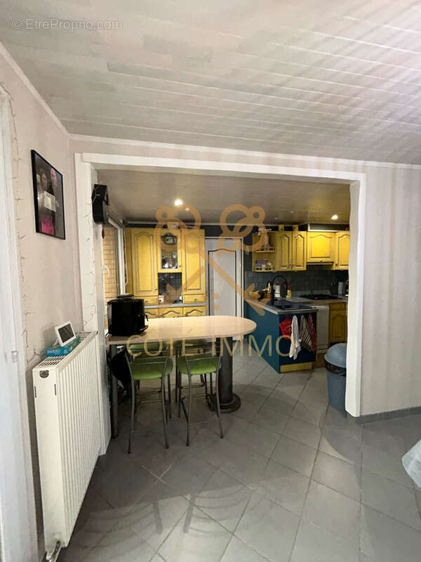 Maison à PROVIN