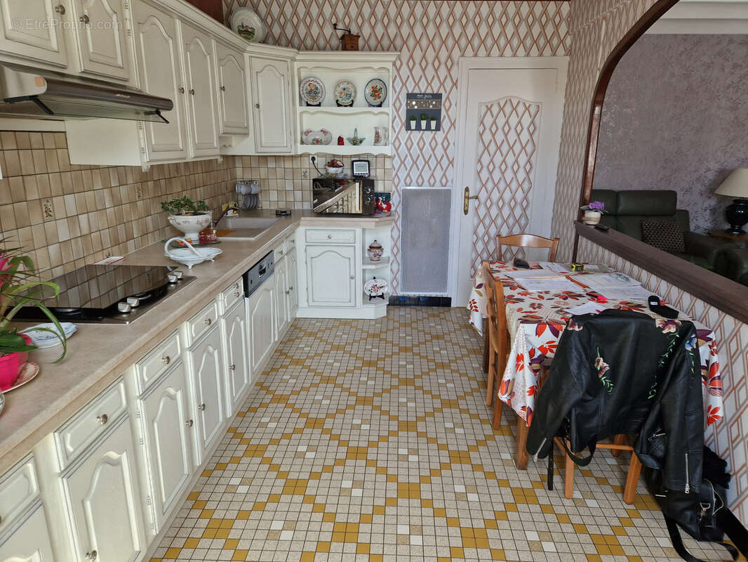 À Breuil-La-Réorte, maison avec 7 chambres en vente 190000 € - photo 2