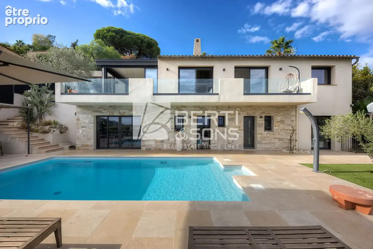 Exclusivité - villa provençale rénovée - piscine - vue dégagée jusqu'à la mer - photo 5