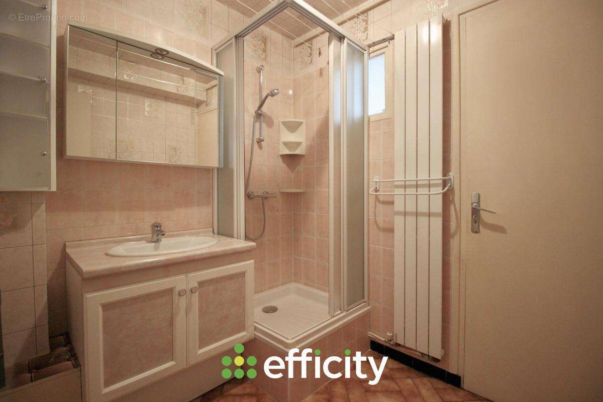 Appartement 65 m² à Villeurbanne  - photo 10