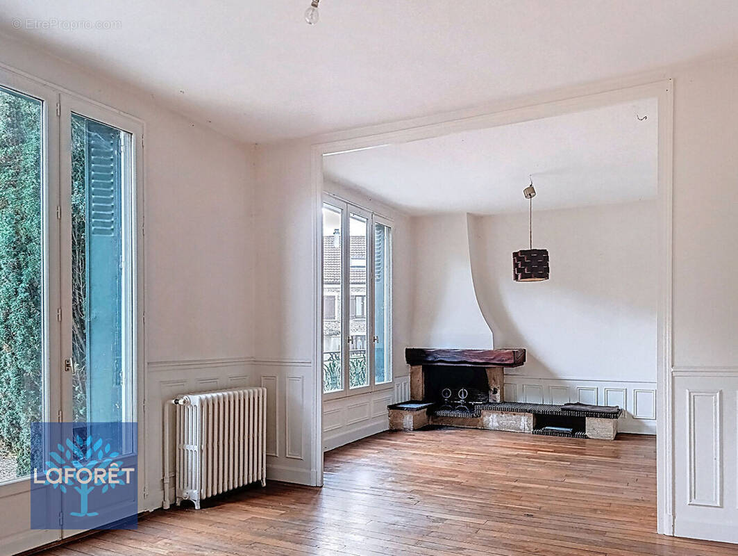 Maison à VERT-LE-GRAND