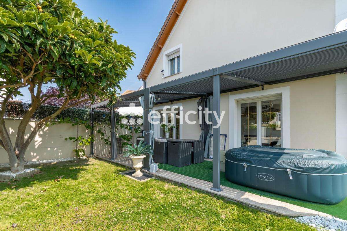 Maison à VIGNEUX-SUR-SEINE