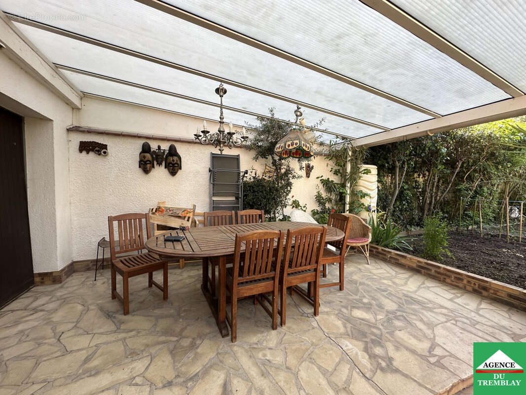 Maison à SAINT-MAUR-DES-FOSSES