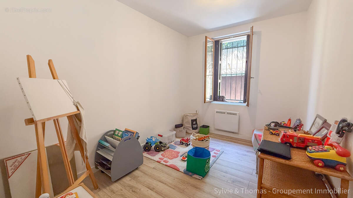 Appartement à CADEROUSSE