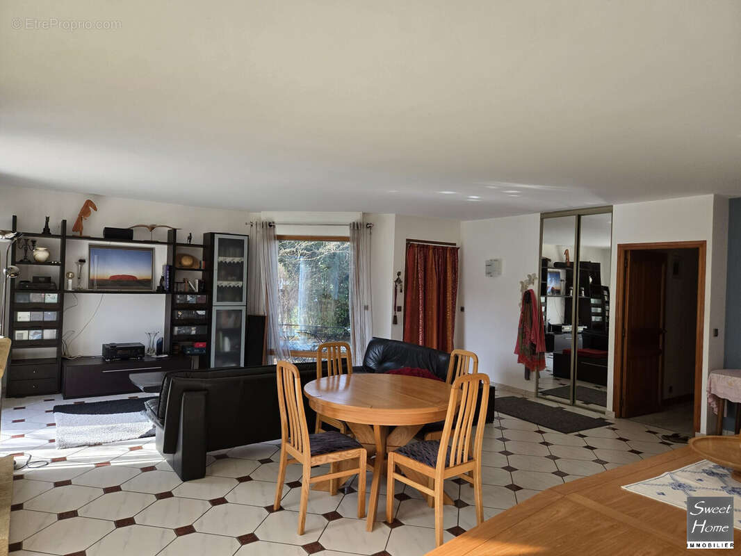 Maison à SAINT-REMY-LES-CHEVREUSE