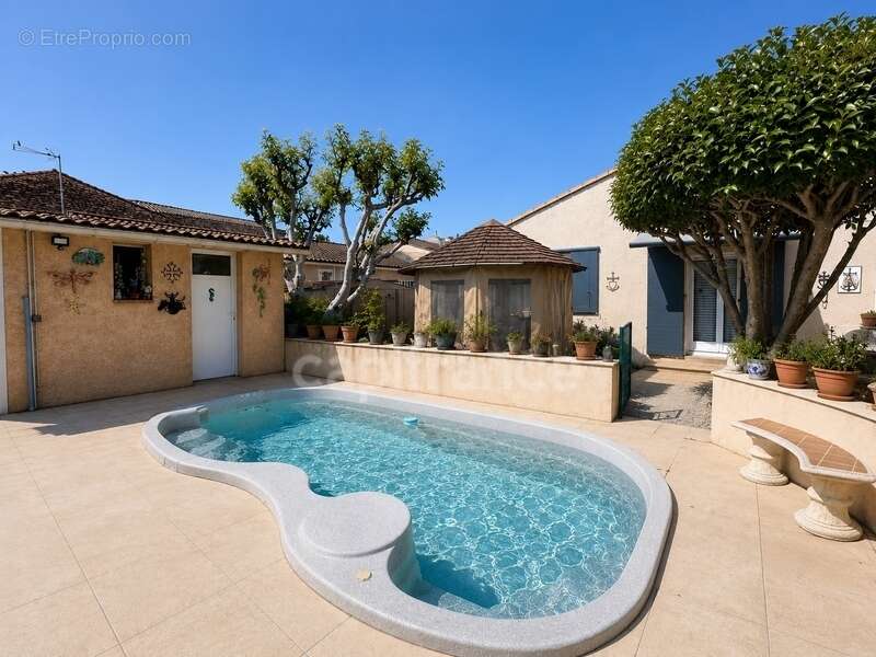 Maison plain pied de 80 m² avec 4 pièces, piscine jacuzzi et panneaux solaires à Vergèze - photo 10